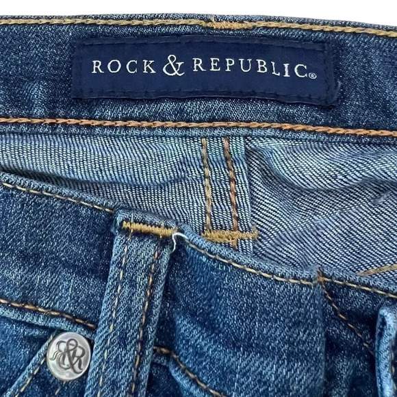Rock & republic jeans 
Size 8 
Waist 17”
Inseam 29”
Good condition - Picture 4 of 5